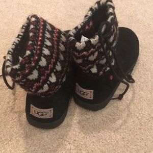 Ugg heart sweater boots size 6